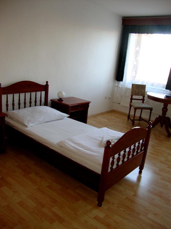 Penzion Aviatik Čáslav Zimmer foto